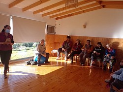 charla pevia a la entrega de Arboles